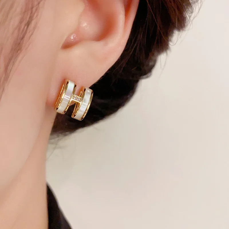ELEGANTE DUO-TONE "H" OHRSTECKER