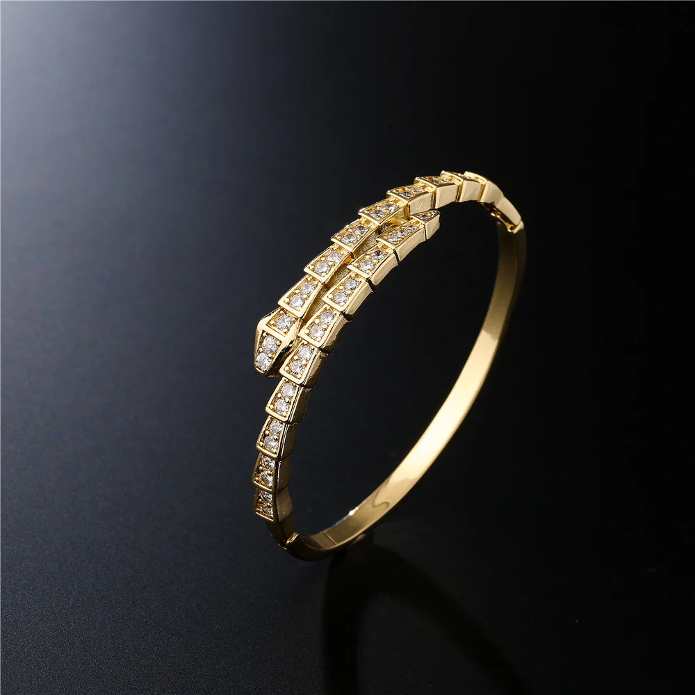 SERPENTINE CRYSTAL ARMREIF