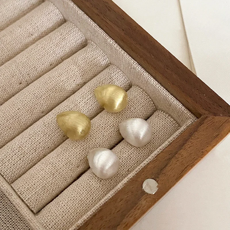 MATTE HEART OHRSTECKER